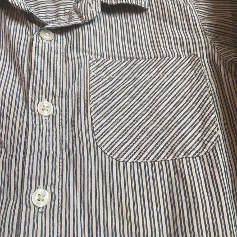 Boys button down striped shirt 4T - Picture 3 of 6